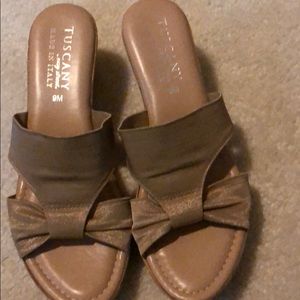Tuscany wedges size 9